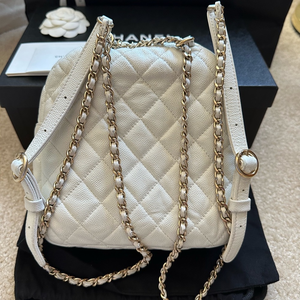Chanel white caviar day mini backpack.
Used, need spa. - Picture 7 of 16